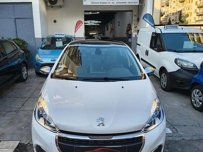 Usata Peugeot 208 Allure 110 CV (80 kW) 2017 Bianco Utilitaria