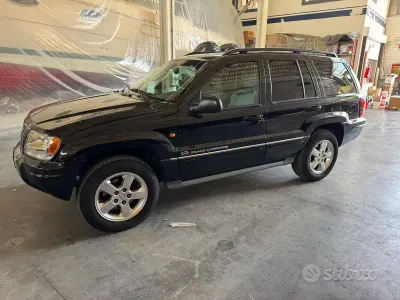 Usata Jeep Grand Cherokee Overland 163 CV (119 kW) 2004 Nero SUV