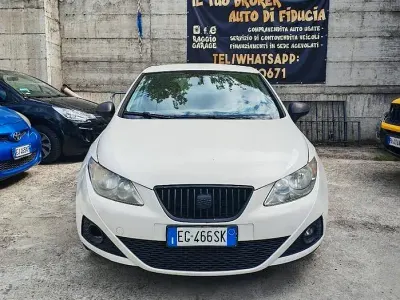 Begagnad Seat Ibiza Style 69 HK (50 kW) 2011 Vit Sedan
