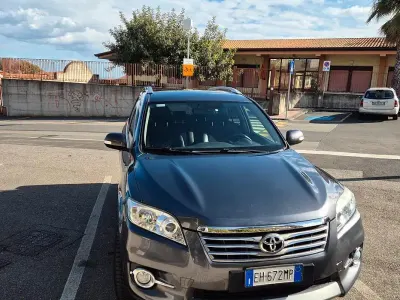 Usata Toyota RAV4 150 CV (110 kW) 2011 SUV
