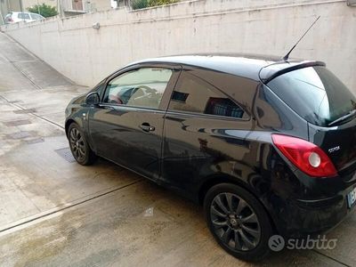 Usata Opel Corsa 75 CV (55 kW) 2011 Nero Utilitaria