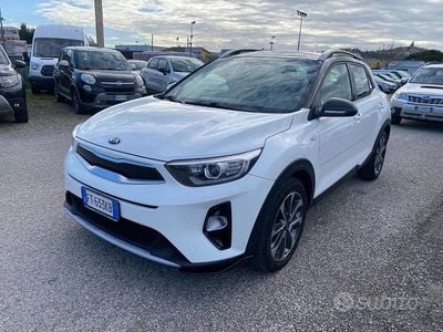 Usata Kia Stonic 101 CV (74 kW) 2019 Bianco SUV