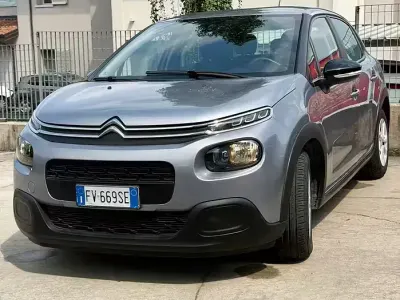 Begagnad Citroën C3 Feel 110 HK (80 kW) 2018 Grå Halvkombi