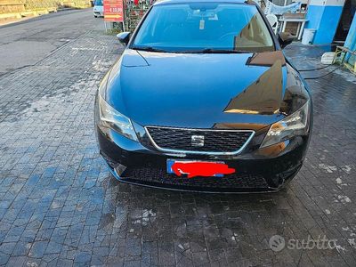 Usata Seat Leon 105 CV (77 kW) 2014 Nero Utilitaria