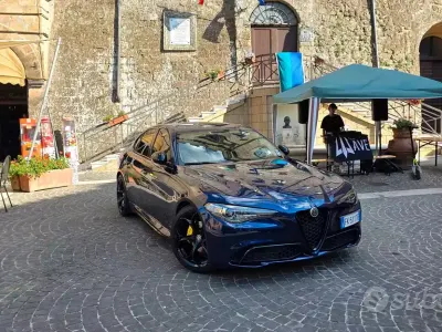 Usata Alfa Romeo Giulia Super 200 CV (147 kW) 2017 Bluazzurro Berlina