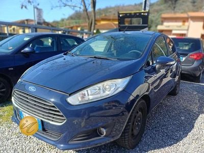 Usata Ford Fiesta 95 CV (69 kW) 2015 Blu/azzurro Berlina