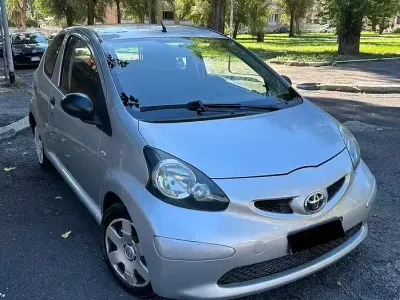Usata Toyota Aygo 67 CV (49 kW) 2008 Grigio Utilitaria