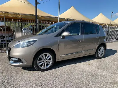 Usata Renault Scénic III XMOD 110 CV (80 kW) 2012 Grigio Monovolume