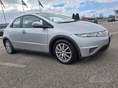 Usata Honda Civic Executive 140 CV (102 kW) 2007 Grigio Berlina