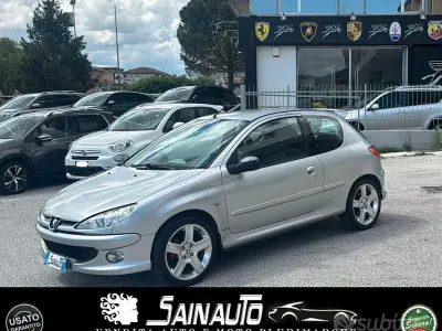 Usata Peugeot 206 GTi 135 CV (99 kW) 2000 Grigio Berlina