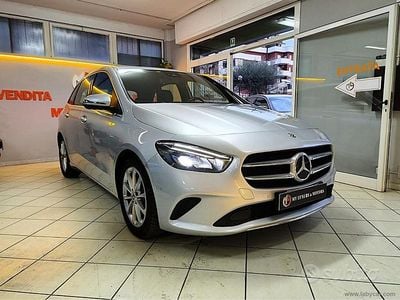 Usata Mercedes B200 150 CV (110 kW) 2020 Grigio Monovolume