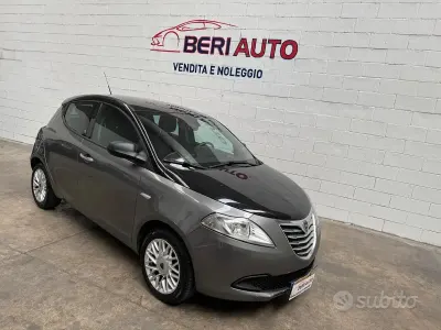 Usata Lancia Ypsilon 69 CV (50 kW) 2013 Grigio Utilitaria