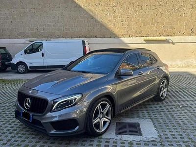 Usata Mercedes 200 136 CV (100 kW) 2015 Grigio Monovolume