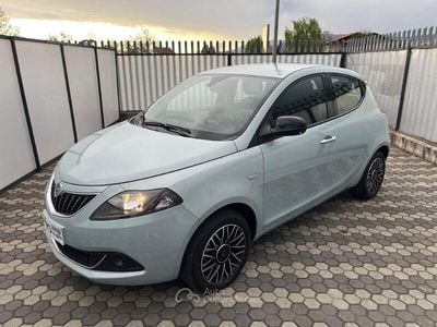 Usata Lancia Ypsilon Gold 69 CV (50 kW) 2024 Verde Utilitaria