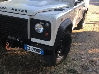 Usata Land Rover Defender 122 CV (89 kW) 2008 Bianco Station wagon