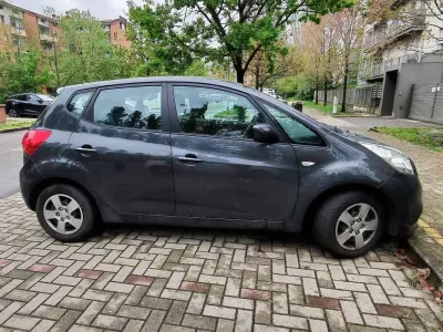Usata Kia Venga Active 90 CV (66 kW) 2017 Grigio Utilitaria