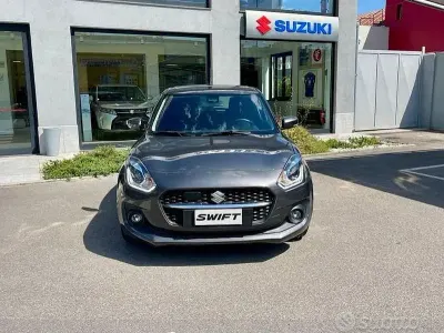 Usata Suzuki Swift 83 CV (61 kW) 2023 Grigio londra Utilitaria