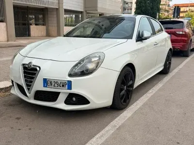 Usata Alfa Romeo Giulietta Progression 105 CV (77 kW) 2012 Bianco Utilitaria