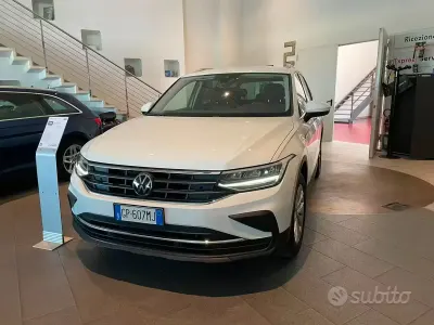 Usata VW Tiguan Elegance 150 CV (110 kW) 2023 Bianco SUV