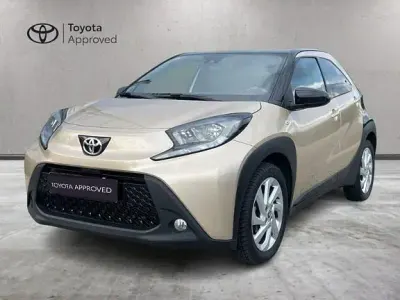 Usata Toyota Aygo X Trend 72 CV (52 kW) 2022 Grigio SUV