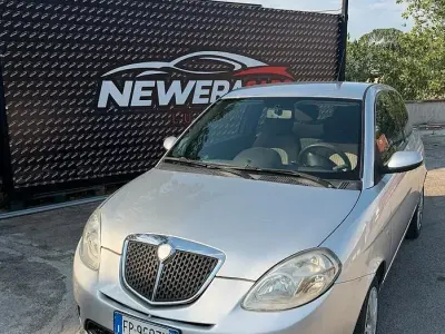 Usata Lancia Ypsilon 75 CV (55 kW) 2009 Grigio Utilitaria