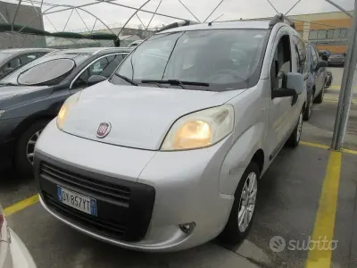 Begagnad Fiat Qubo Trekking 70 HK (51 kW) 2010 Grå Minibuss