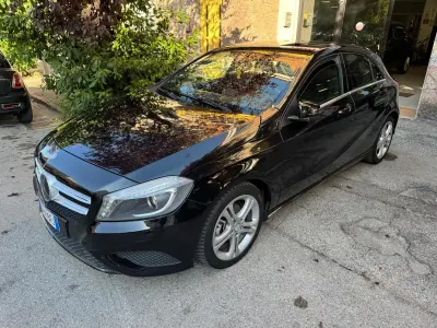 Usata Mercedes A180 Executive 109 CV (80 kW) 2014 Nero Utilitaria
