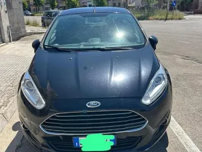 Second-hand Ford Fiesta Titanium 75 CP (55 kW) 2014 Negru Hatchback
