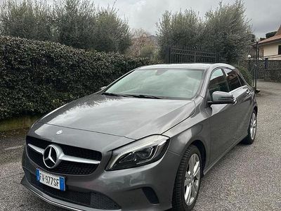 Usata Mercedes A180 Premium 109 CV (80 kW) 2015 Grigio Berlina