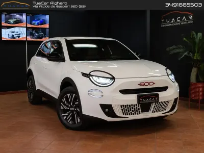 Nuova Fiat 600 100 CV (73 kW) 2025 Bianco SUV