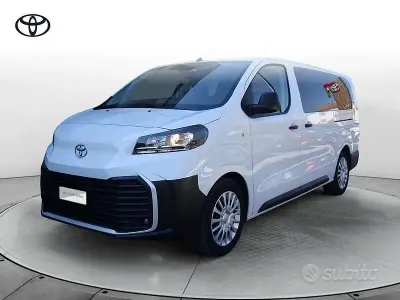 Usata Toyota Proace Verso Lounge 144 CV (105 kW) 2025 Bianco Station wagon