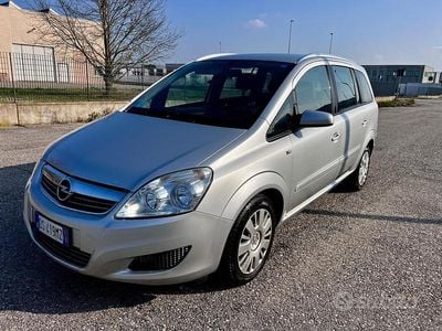 Usata Opel Zafira Cosmo 94 CV (69 kW) 2008 Grigio Monovolume