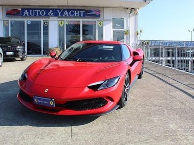 Usata Ferrari 296 840 CV (617 kW) 2023 Rosso Coupé