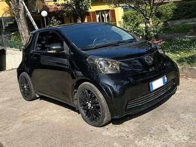 Usata Toyota iQ Sol 68 CV (50 kW) 2009 Nero Utilitaria