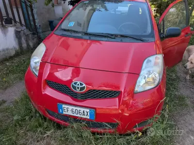 Usata Toyota Yaris 69 CV (50 kW) 2011 Utilitaria