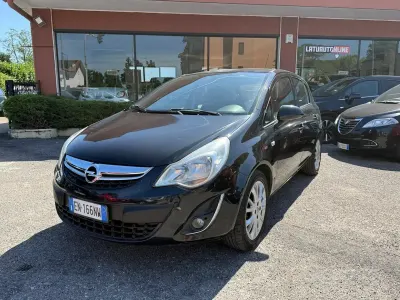 Usata Opel Corsa Sport 86 CV (63 kW) 2012 Nero Utilitaria
