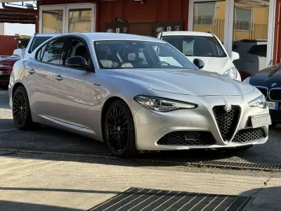 Begagnad Alfa Romeo Giulia Super 150 HK (110 kW) 2017 Grå Sedan