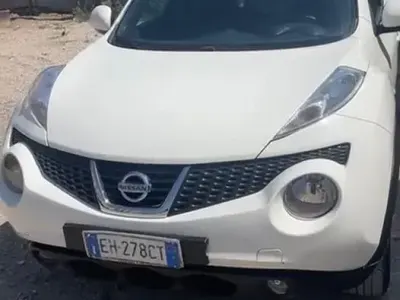 Usata Nissan Juke Tekna 110 CV (80 kW) 2011 Bianco SUV