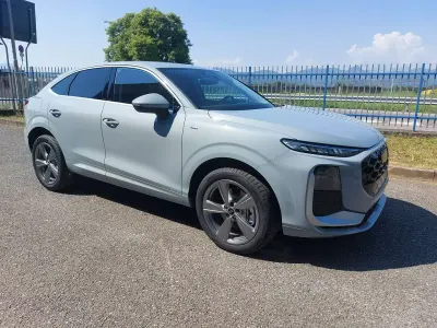 Nuova Audi Q3 Sportback S-Line 150 CV (110 kW) 2025 Argento SUV