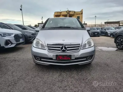 Usata Mercedes A180 Elegance 109 CV (80 kW) 2009 Grigio Berlina