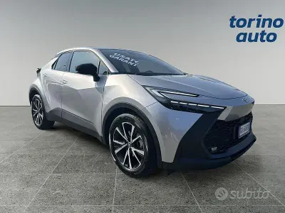 Usata Toyota C-HR Trend 140 CV (102 kW) 2024 Grigio SUV