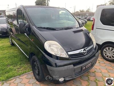 Usata Opel Vivaro 116 CV (85 kW) 2010 Nero Monovolume