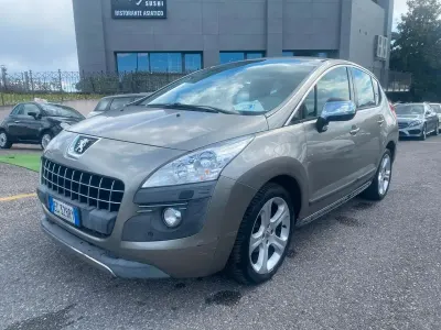 Usata Peugeot 3008 Premium 109 CV (80 kW) 2010 Oro Station wagon