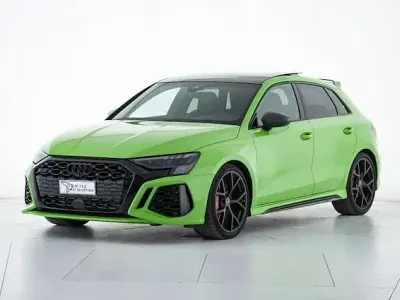 Käytetty Audi RS3 Sportback Ambiente 400 HP (294 kW) 2024 Vihreä Viistoperä
