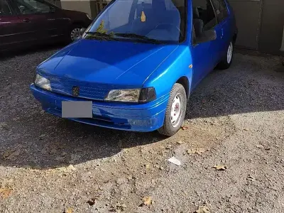 Usata Peugeot 106 50 CV (36 kW) 1992 Bluazzurro Utilitaria