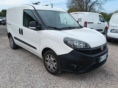 Usata Fiat Doblò S 95 CV (69 kW) 2021 Bianco Monovolume
