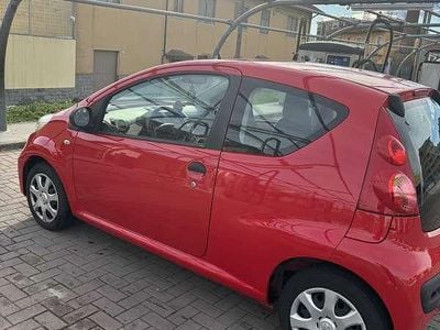 Usata Peugeot 107 Active 68 CV (50 kW) 2010 Utilitaria