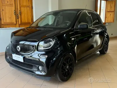 Usata Smart ForFour 90 CV (66 kW) 2018 Nero Utilitaria
