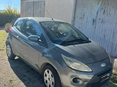 Begagnad Ford Ka 75 HK (55 kW) 2009 Grå Halvkombi