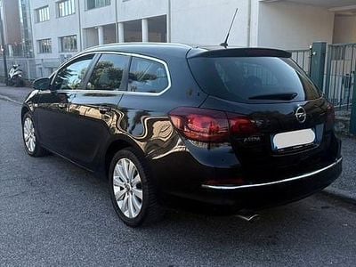 Usata Opel Astra Cosmo 140 CV (102 kW) 2016 Nero Station wagon